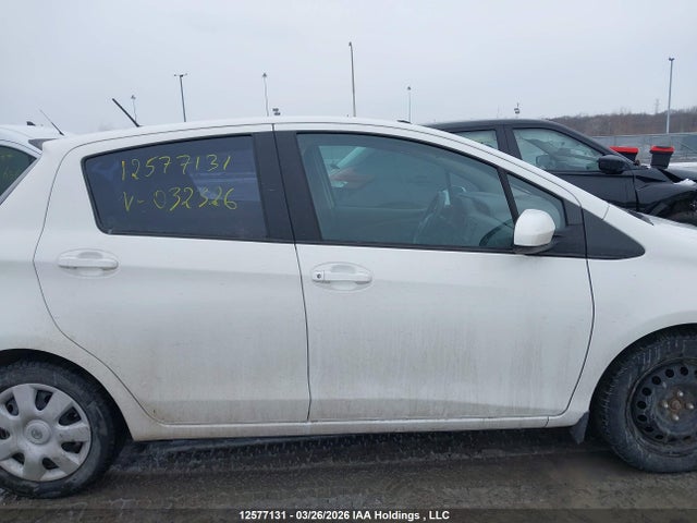 VNKKTUD34FA032326 Toyota YARIS LE