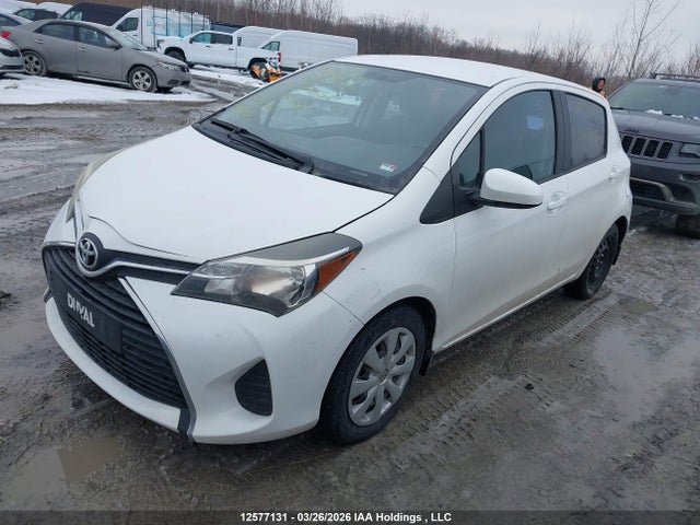 VNKKTUD34FA032326 Toyota YARIS LE
