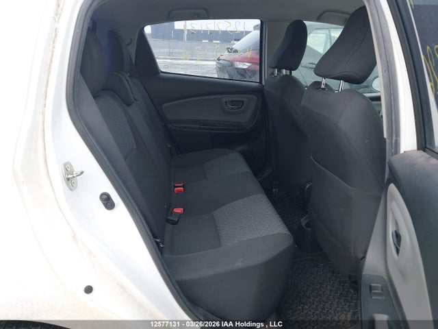 VNKKTUD34FA032326 Toyota YARIS LE