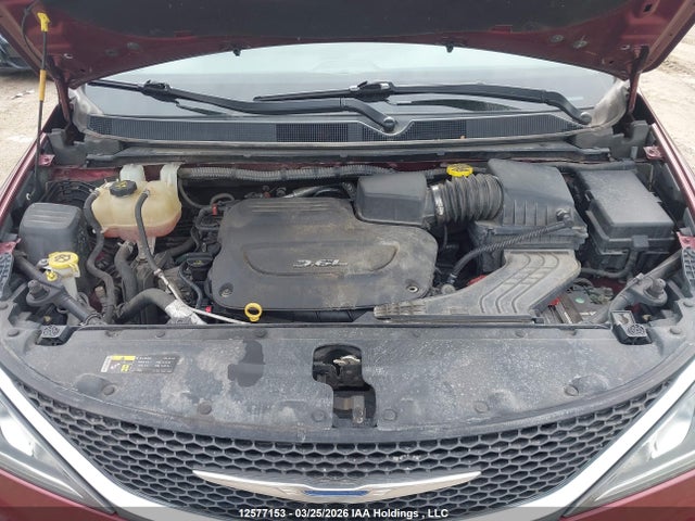2017 Chrysler Pacifica Touring-l Plus მანქანა იყიდება აუქციონზე, vin: 2C4RC1EG3HR556024, აუქციონის ნომერი: 12577153