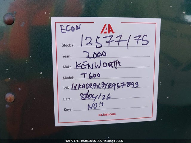 12577175 :رقم المزاد ، 1XKADR9X3YR957893 vin ، 2000 Kenworth T600 مزاد بيع