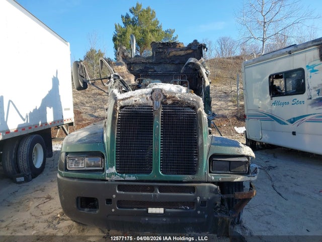 12577175 :رقم المزاد ، 1XKADR9X3YR957893 vin ، 2000 Kenworth T600 مزاد بيع