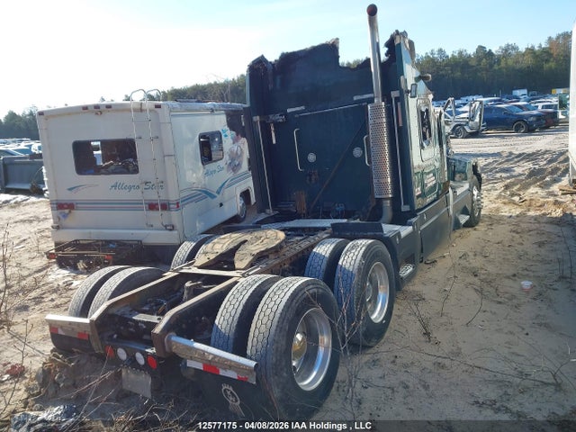 12577175 :رقم المزاد ، 1XKADR9X3YR957893 vin ، 2000 Kenworth T600 مزاد بيع