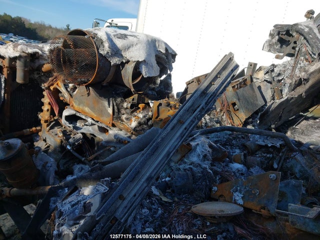 12577175 :رقم المزاد ، 1XKADR9X3YR957893 vin ، 2000 Kenworth T600 مزاد بيع