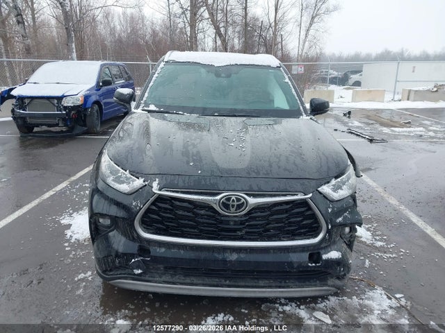 5TDFZRBH2NS187589 Toyota Highlander Platinum