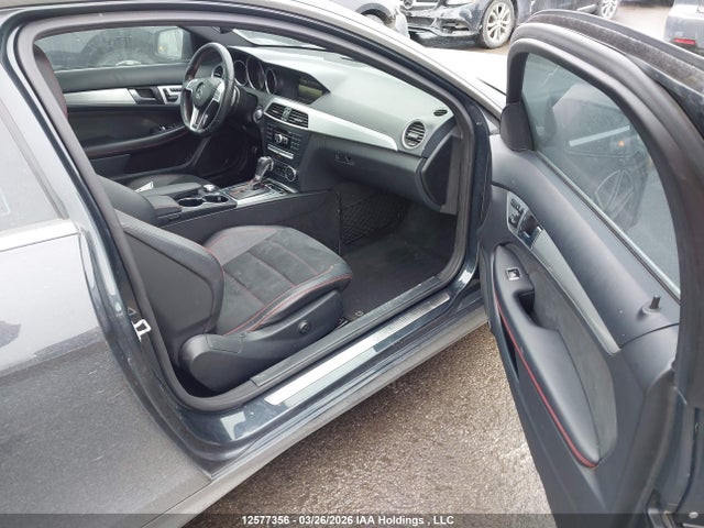 12577356 :رقم المزاد ، WDDGJ8JB9FG415270 vin ، 2015 Mercedes-benz C 350 4matic مزاد بيع
