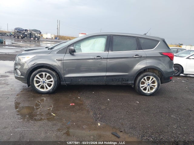 2019 Ford Escape Se მანქანა იყიდება აუქციონზე, vin: 1FMCU9GD8KUB67700, აუქციონის ნომერი: 12577581