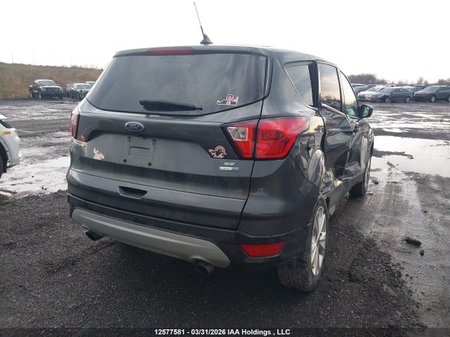 2019 Ford Escape Se მანქანა იყიდება აუქციონზე, vin: 1FMCU9GD8KUB67700, აუქციონის ნომერი: 12577581