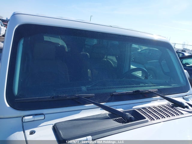 1C4HJXEN3MW863374 Jeep Wrangler Unlimited Sahara