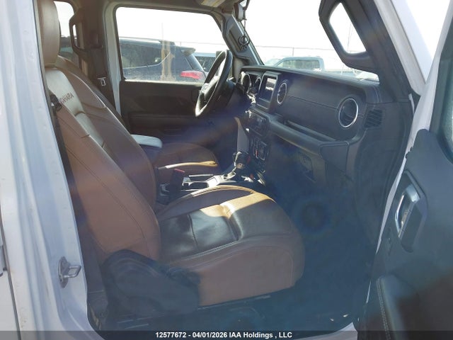 1C4HJXEN3MW863374 Jeep Wrangler Unlimited Sahara