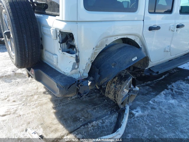 1C4HJXEN3MW863374 Jeep Wrangler Unlimited Sahara