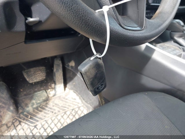 2T3B1RFV8RC441608 Toyota RAV4 LE
