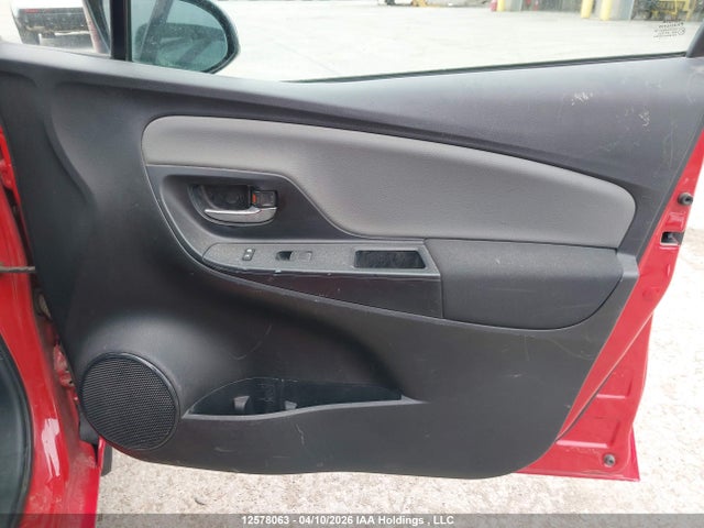 12578063 :رقم المزاد ، VNKKTUD39JA096595 vin ، 2018 Toyota Yaris L/le/se مزاد بيع