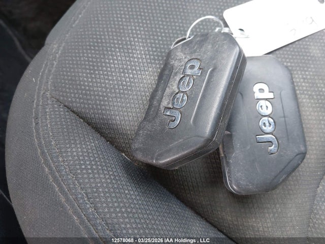 1C4HJXDG6KW578927 Jeep Wrangler Unlimited Sport
