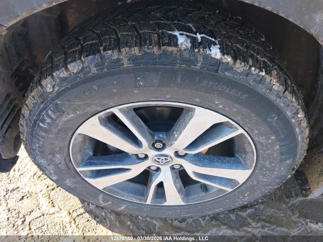 2018 Toyota Rav4 Le მანქანა იყიდება აუქციონზე, vin: 2T3BFREV2JW845106, აუქციონის ნომერი: 12578180