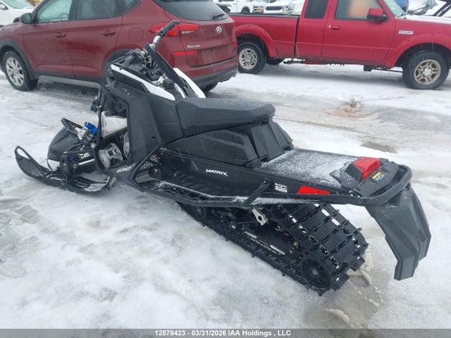 Polaris INDY 2021 SN1TKV6R3MC805874 Image 3