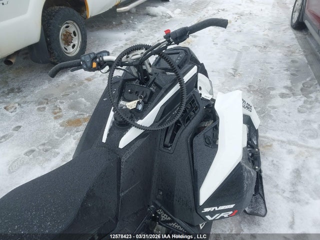 Polaris INDY 2021 SN1TKV6R3MC805874 Image 5