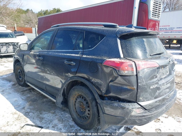 2T3BFREV0JW854242 Toyota RAV4 LE