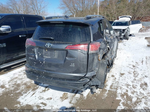 2T3BFREV0JW854242 Toyota RAV4 LE