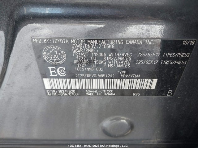 2T3BFREV0JW854242 Toyota RAV4 LE