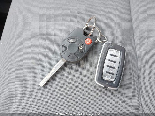 1FMCU9GX8FUA20647 Ford ESCAPE SE