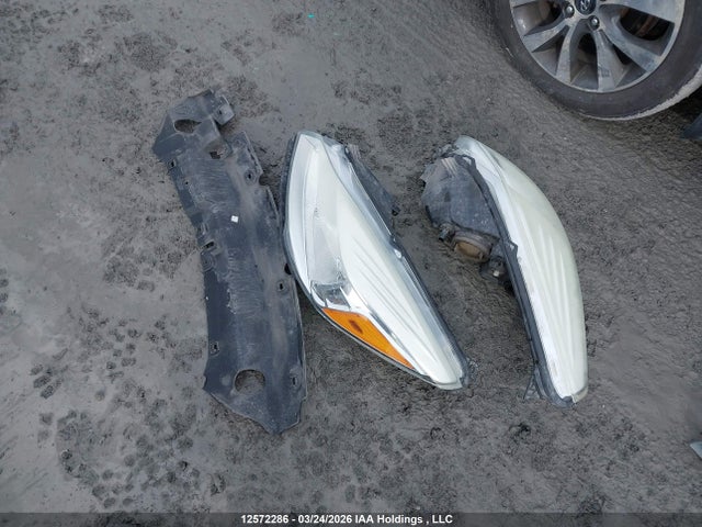 1FMCU9GX8FUA20647 Ford ESCAPE SE
