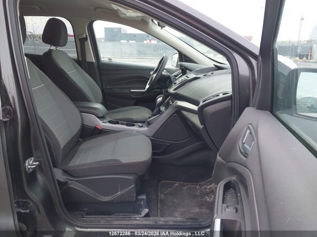 1FMCU9GX8FUA20647 Ford ESCAPE SE