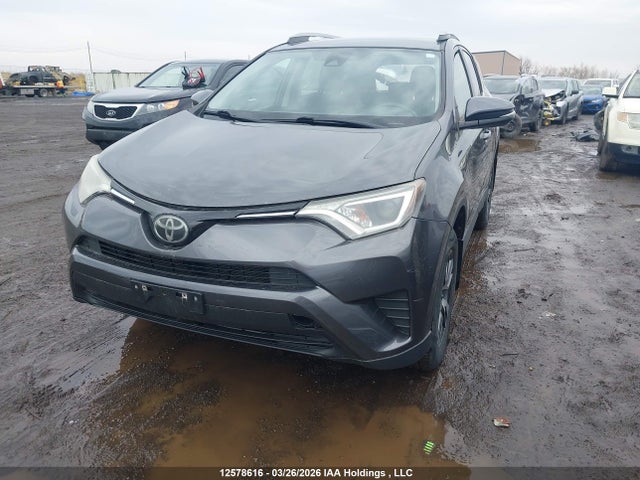 2018 Toyota Rav4 Le მანქანა იყიდება აუქციონზე, vin: 2T3BFREV6JW701929, აუქციონის ნომერი: 12578616