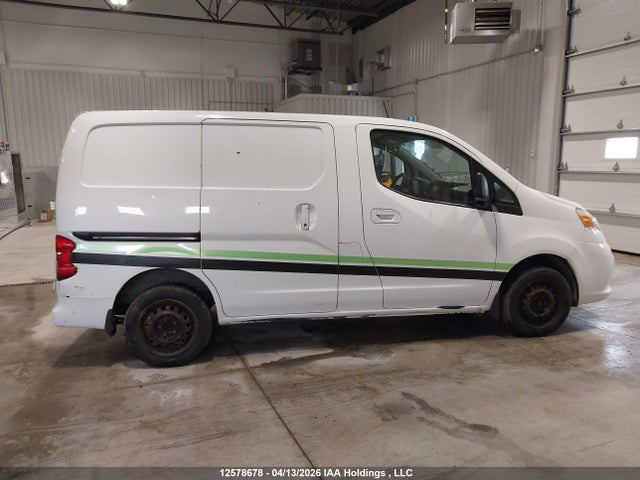 3N6CM0KN9EK693996 Nissan NV200
