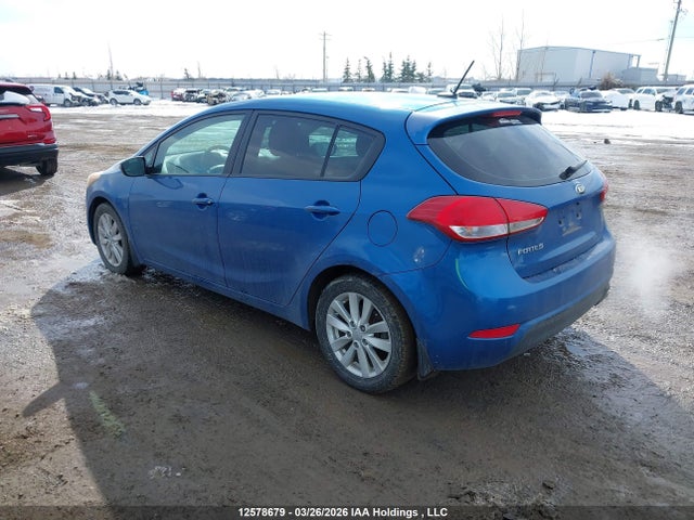 12578679 :رقم المزاد ، KNAFK5A87F5295581 vin ، 2015 Kia Forte Lx مزاد بيع