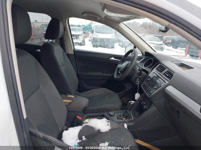 3VV0B7AX4KM122795 Volkswagen TIGUAN S