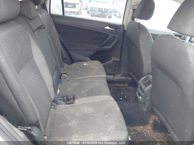 3VV0B7AX4KM122795 Volkswagen TIGUAN S