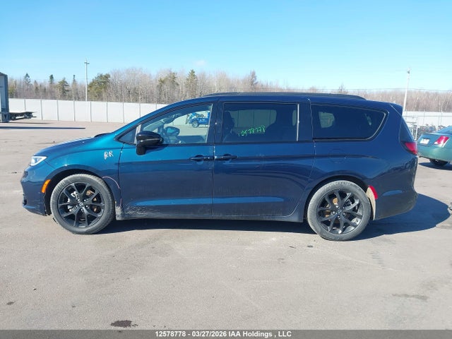 Chrysler Pacifica Limited 2025 2C4RC1GGXSR603764 Image 15