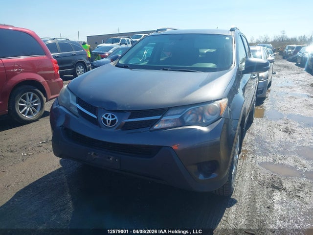2T3ZFREVXFW210639 Toyota RAV4 LE