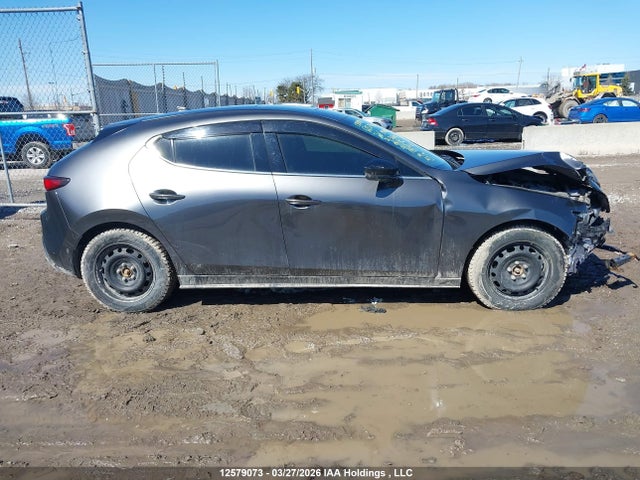 JM1BPBMY3M1317061 Mazda 3 Premium