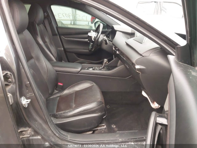 JM1BPBMY3M1317061 Mazda 3 Premium