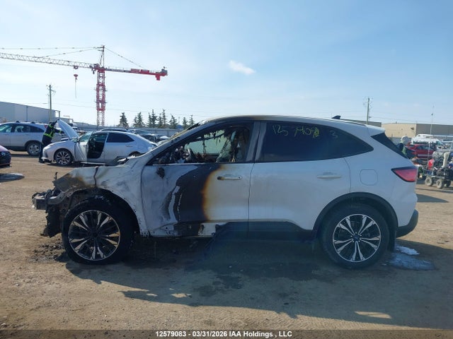 1FMCU9G62NUB20734 Ford ESCAPE SE