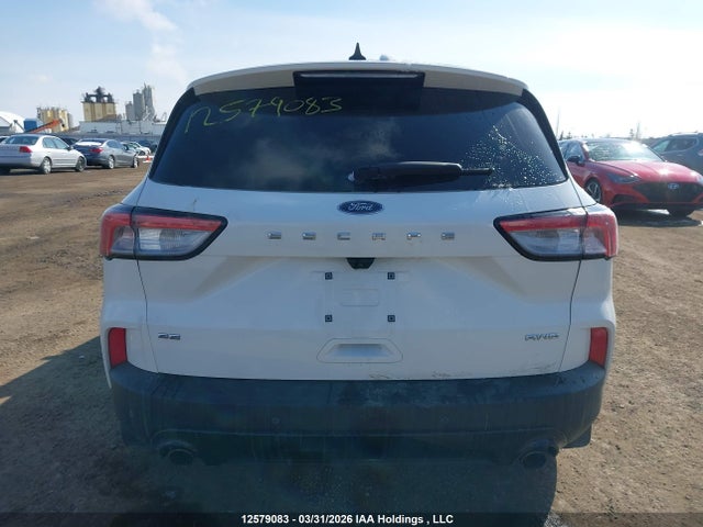 1FMCU9G62NUB20734 Ford ESCAPE SE