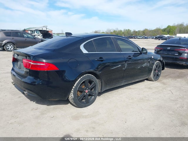 SAJAK4FX6JCP39210 Jaguar Xe Prestige