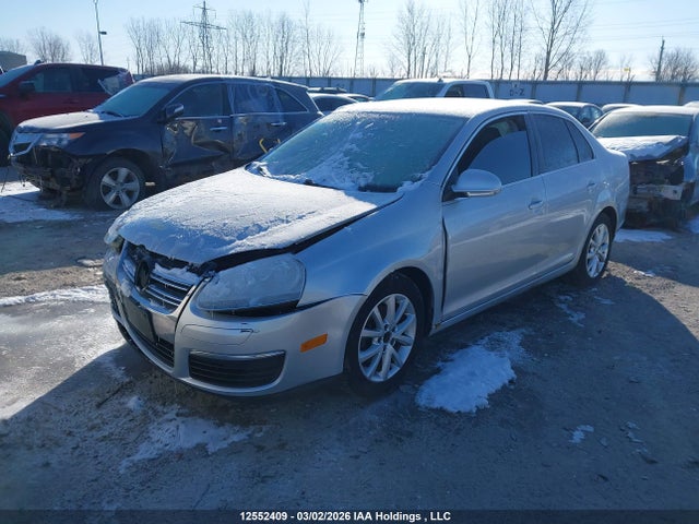 2010 Volkswagen Jetta 2.5l Comfortline/2.5l Trendline მანქანა იყიდება აუქციონზე, vin: 3VWJX7AJ2AM073415, აუქციონის ნომერი: 12552409