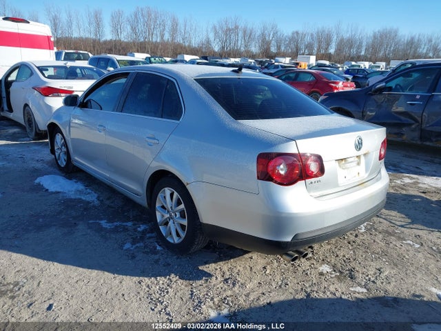 2010 Volkswagen Jetta 2.5l Comfortline/2.5l Trendline მანქანა იყიდება აუქციონზე, vin: 3VWJX7AJ2AM073415, აუქციონის ნომერი: 12552409