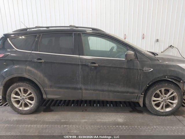 1FMCU9GD1HUD70145 Ford ESCAPE SE