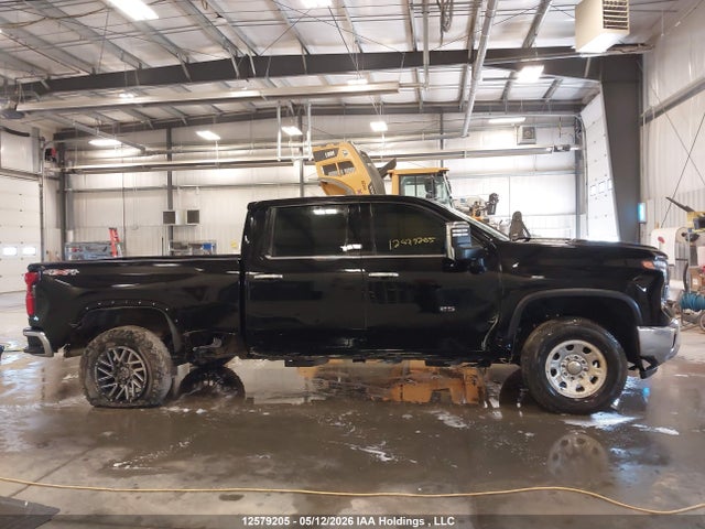 2GC4YPEY3R1135976 Chevrolet Silverado 2500hd Ltz