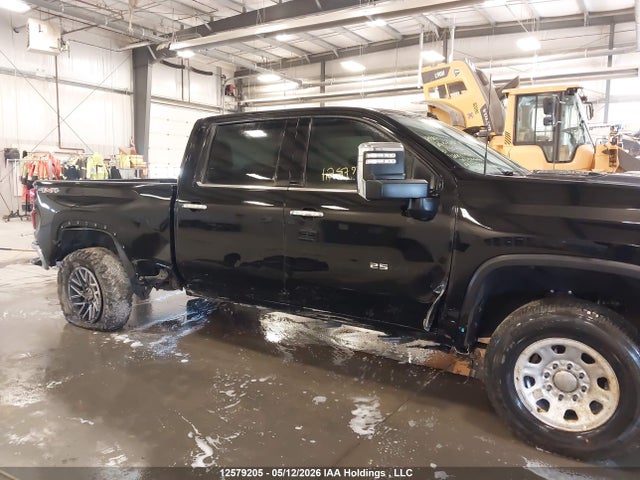 2GC4YPEY3R1135976 Chevrolet Silverado 2500hd Ltz