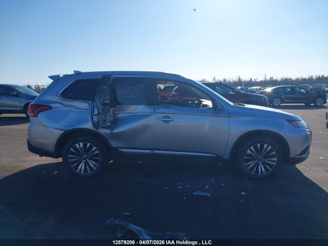 12579206 :رقم المزاد ، JA4AZ2A37LJ600344 vin ، 2020 Mitsubishi Outlander Es/ex/ex-l مزاد بيع