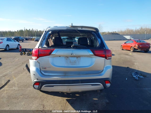 12579206 :رقم المزاد ، JA4AZ2A37LJ600344 vin ، 2020 Mitsubishi Outlander Es/ex/ex-l مزاد بيع