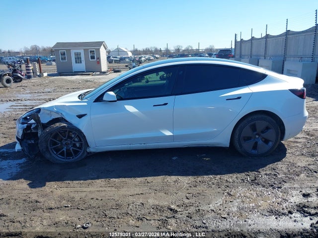Продажа на аукционе авто 2022 Tesla Model 3, vin: 5YJ3E1EB0NF332706, номер лота: 12579301