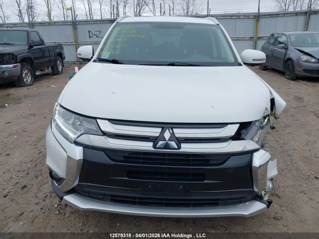 12579318 :رقم المزاد ، JA4AZ2A38JZ601467 vin ، 2018 Mitsubishi Outlander Es مزاد بيع