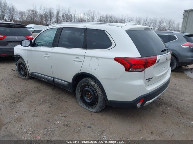 12579318 :رقم المزاد ، JA4AZ2A38JZ601467 vin ، 2018 Mitsubishi Outlander Es مزاد بيع