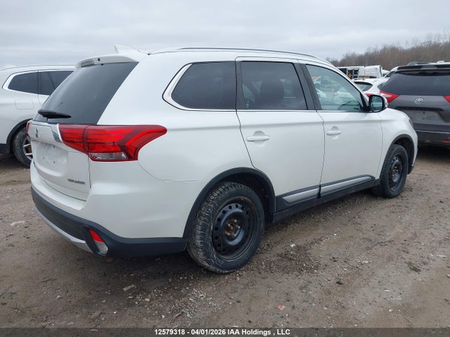 12579318 :رقم المزاد ، JA4AZ2A38JZ601467 vin ، 2018 Mitsubishi Outlander Es مزاد بيع